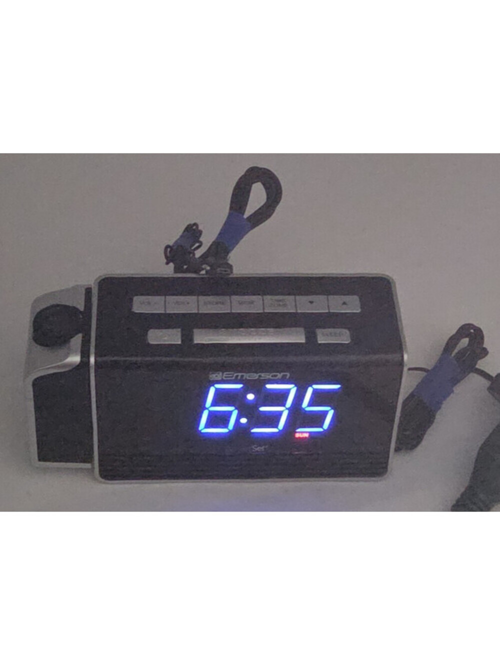 Emerson ER100103 SmartSet Projection Dual Alarm FM Clock Radio USB AUX Tested